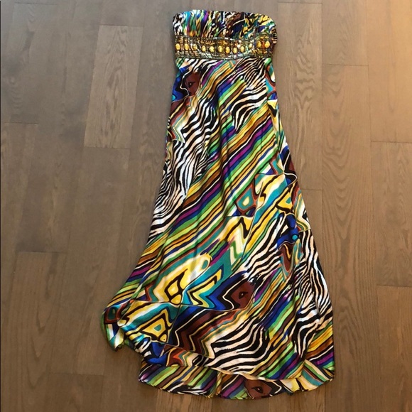 Cache Gown - Picture 2 of 5